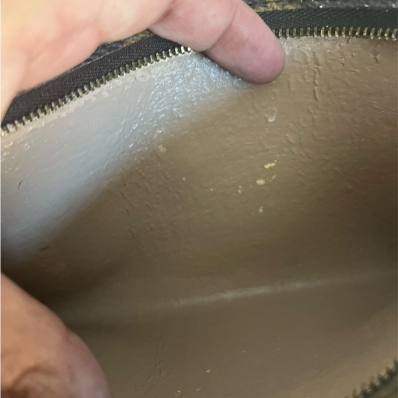 LOUIS VUITTON Monogram Toiletry/Cosmetic Pouch - Picture 3 of 14